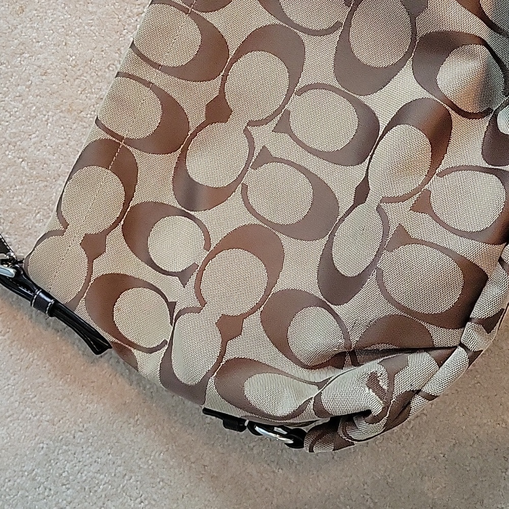 Handbag - Picture 3 of 4